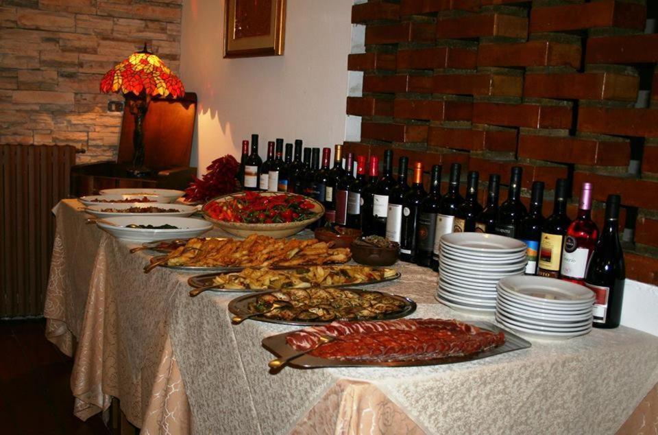 Hotel Duca Di Calabria Серра-Сан-Бруно Экстерьер фото