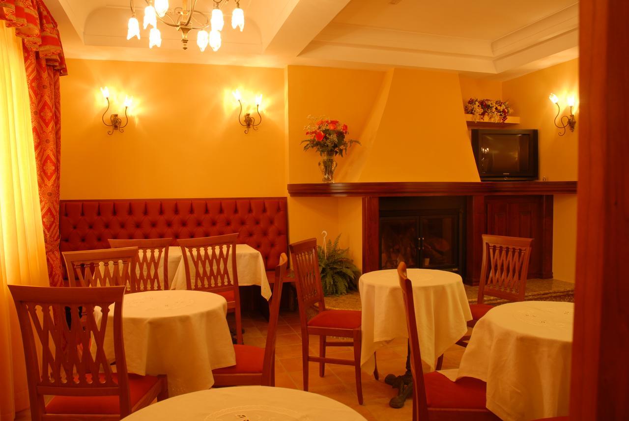 Hotel Duca Di Calabria Серра-Сан-Бруно Экстерьер фото